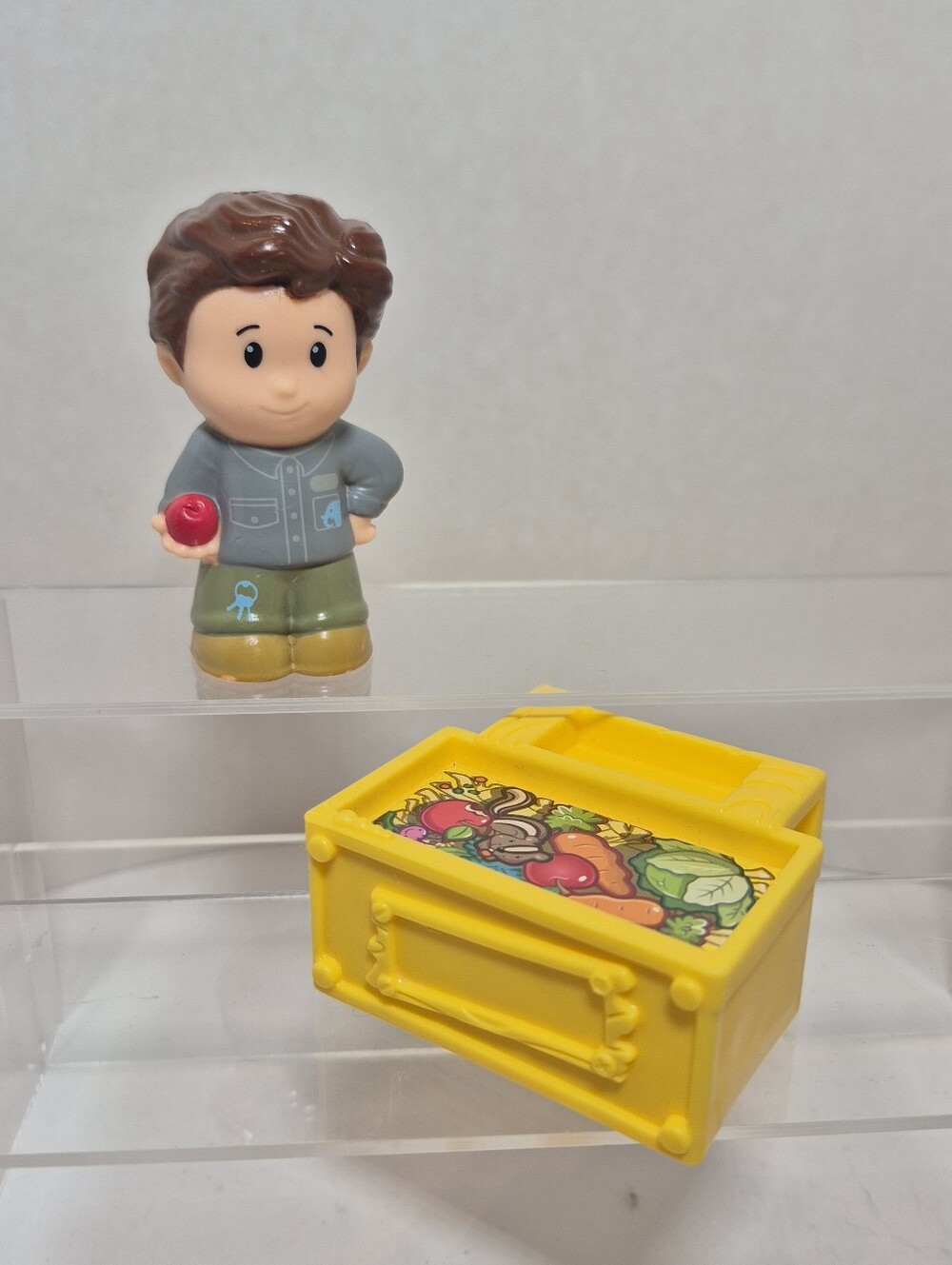 Fisher Price Little People Zookeeper Boy W/ Apple And Food For Big Zoo Animals